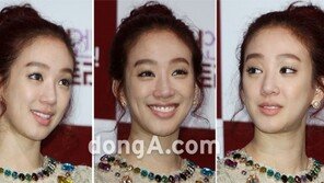 [포토] 정려원 ‘이러 저리 봐도 아름답네’