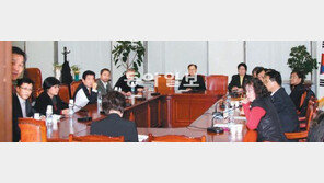 “쓰나미가 몰려오고 있다”… 민주 ‘與공격 부메랑’에 당혹