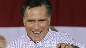 ‘종교의 벽’ 앞 롬니… 뛰어넘나, 통곡의 벽 되나