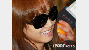 [포토] f(x) 빅토리아, ‘추위를 녹이는 환한 미소~’