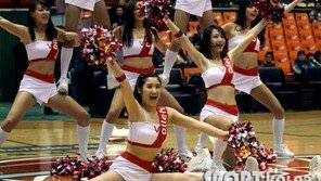 [포토] 치어리더 ‘덩크슛 보다 화끈한 댄스’