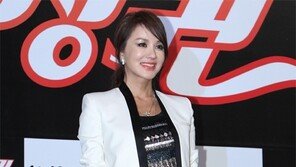 [스타 가라사대] 엄정화 “제발 결혼 얘기만 묻지 말아주었으면…”