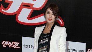 엄정화 “최진실 자살, 아직도 믿겨지지 않아”