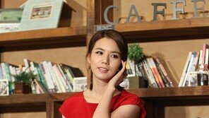 [포토] 박시은 ‘우아하게 머리 쓸어 넘기며’