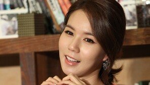 [포토] 박시은 ‘사랑의  하트 받아보실래요?’