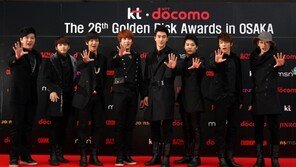 [포토] 슈퍼주니어, 日서도 똑같은 인사법 ‘슈퍼주니~어에요!’