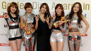 [포토] 카라, 日 흔들더니…‘본상+최고 한류스타상’ 2관왕