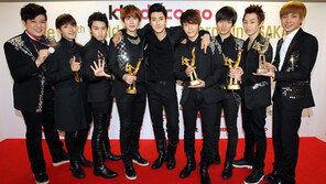 [포토] 슈퍼주니어, 골든디스크 4관왕 기염 ‘케이팝 접수!’