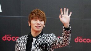 [포토] 케이윌, 어색한 미소 ‘나 지금 떨고 있니?’