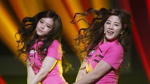 [포토] 에이핑크, 머리 휘날리며 ‘안구정화’ 미소