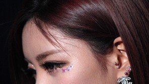 [포토] 티아라 큐리, 떨리는 눈빛… 긴장했나?