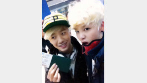 B.A.P 막내 젤로, 사복간지 공항패션 ‘누나들 녹이네’