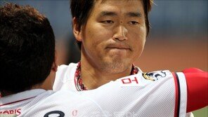 KIA 최희섭 트레이드 “두산은 경쟁자…넥센 쪽에 무게”