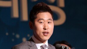 KIA 에이스 윤석민, 3억8천에 도장 꽝…연봉100% 인상