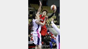 [포토] 김혁, 비키세요