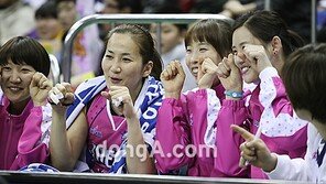 [포토] 신정자-강영숙, 뿌잉뿌잉 응원