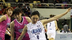 [포토] 임영희, 온 몸 불사 ‘다 막아줄테다!’