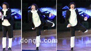 [포토] 김장훈, 외발로 만감교차 ‘아오!’