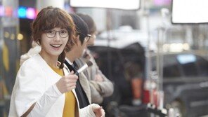 윤소이 ‘날개없는 천사’…4년째 개안수술 후원