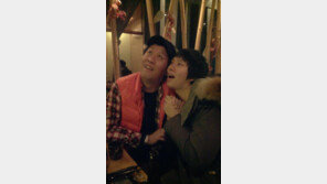 정준하-김희철, ‘바보형제’ 인증샷 공개… “잘 어울려”