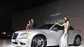 [포토] 역동적 디자인 선사, 크라이슬러의 신차