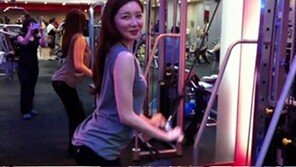 강민경 삼두근 공개에 男心 두근두근 “삼두보다 S라인 더 돋보여”
