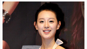 [우먼 동아일보 스타 뷰티] ‘하이킥! 짧은 다리의 역습’의 김지원 ‘내추럴 물광 메이크업’  