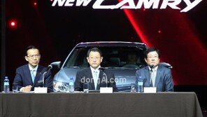 아키오 도요타 “뉴캠리 경쟁차는 캠리 밖에 없다”