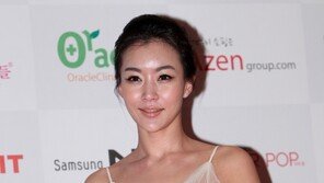 [포토] 추미정, 시스루룩+아슬아슬 끈 ‘볼수록 민망’