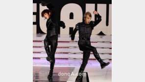 [포토] 엠블랙 이준-미르, 안무실수? 각자 개성 물씬