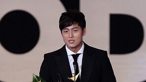 [포토] 이정진, 女心 탄복할 훈남미모…모델스타상 수상