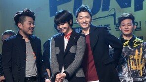 [포토] 무대에서 남친 만난 김옥빈 ‘부끄부끄’