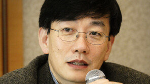 손석희 교수, ‘시사’ 탈피, 팝 DJ로 전격 변신