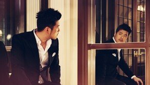 영준, 첫 솔로 앨범 ‘Easy’ 발매…레트로 발라드의 정수