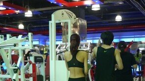 ‘딱딱이’ 김주현, 몸짱 부인 공개! 숨 막히는 뒤태 “와우!”