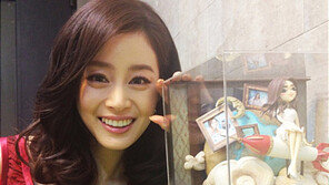 김태희,‘새해인사’ 인증샷 마저 화보…우월한 여신자태