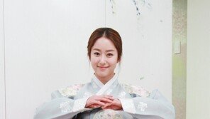 전혜빈, 단아한 한복 자태 새해인사 눈길