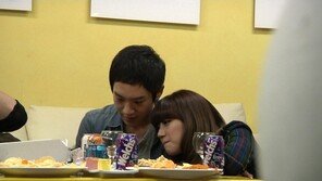 오승아, 건대 훈남과 데이트 ‘포착’! 편안한 스킨십까지…