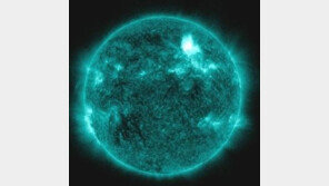 태양폭발 7년만에 최대… “방사선 노출, 통신장애 등 우려”