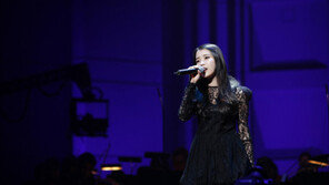 [연예 뉴스 스테이션] 아이유 일본서 좋은 날!…첫 쇼케이스 4000명 몰려