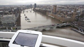 삼성전자, 英 대관람차에 ‘갤럭시탭 10.1’ 설치