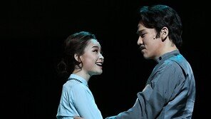 [포토] 전미도, 홍광호 향한 사랑스런 눈빛