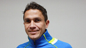 프로축구 인천, 아약스 출신 미드필더 페르디난도 영입