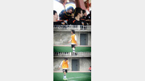‘어린 양명’ 이민호, 축구부 주장 시절…‘카리스마 넘쳐’
