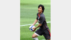 ‘반지의 제왕’ 안정환 축구생활 접는다