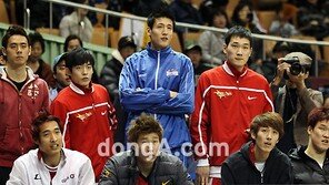 [포토]덩크왕에 쏠린 눈 ‘잘 쏘네’