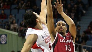 [포토]문태영 ‘한발 늦었어’