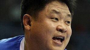 [포토]강동희 ‘나도 한때 날렸었는데’