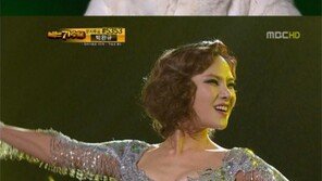 거미, 무대 위서 파격 착시의상 “남성팬, 먹던 밥 흘릴정도?”