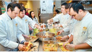 “김치는 뉴욕의 뜨는 요리” 美 셰프들 손맛을 배우다